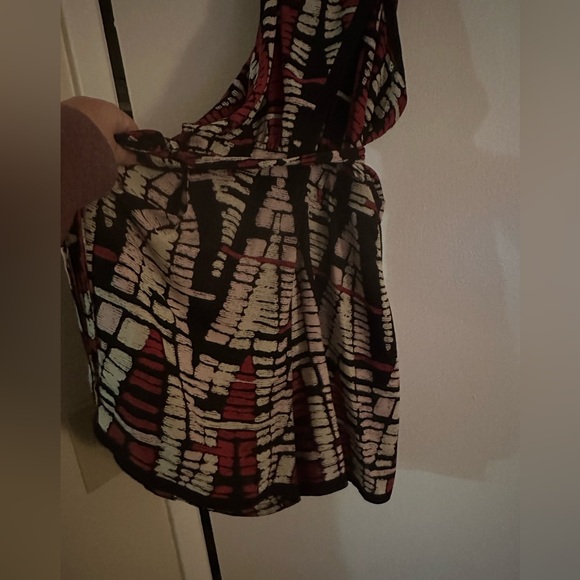 BCBGMAXAZRIA Romper with pockets size Large - Picture 3 of 6